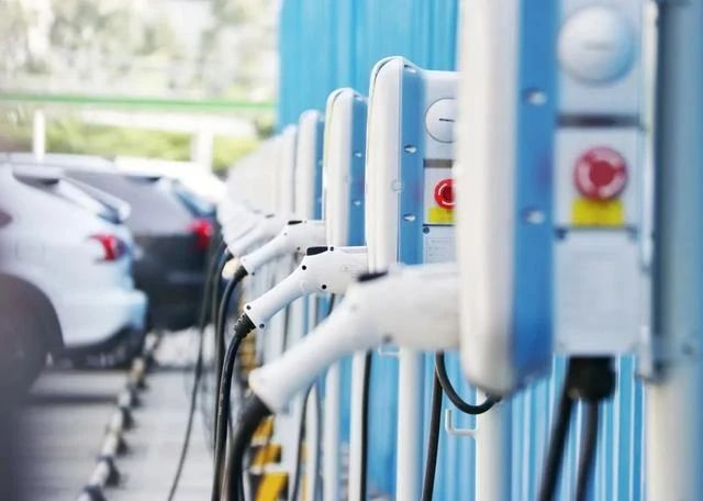 <b>布局充電樁散熱風扇多年，91视频黄下载電機助力新能源汽車充電樁建設</b>